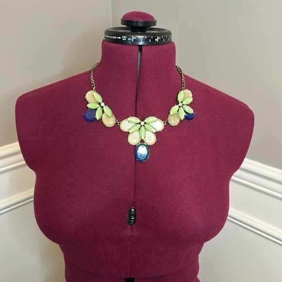 Jewelry - Art deco gold statement necklace